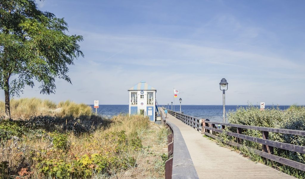 Seebad Lubmin Das Seebad Lubmin, in der dünenreichen Lubminer Heide gelegen, ist nur 2 km entfernt.